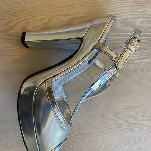 Burberry Silver Heels - Picture 2 of 3